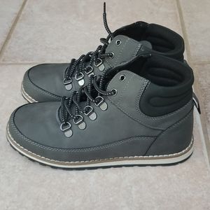 NWOT Boys Hiking Boots